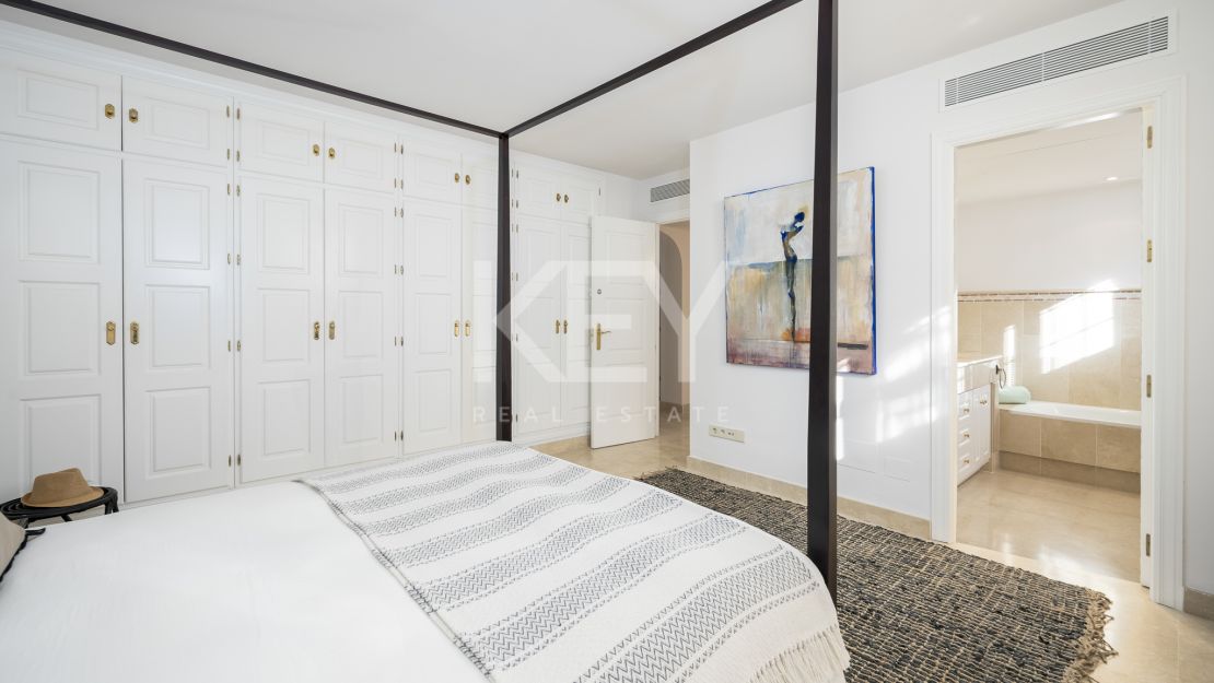 Villa de lujo excepcional con vistas panorámicas al Mediterráneo en Los Altos de los Monteros, Marbella