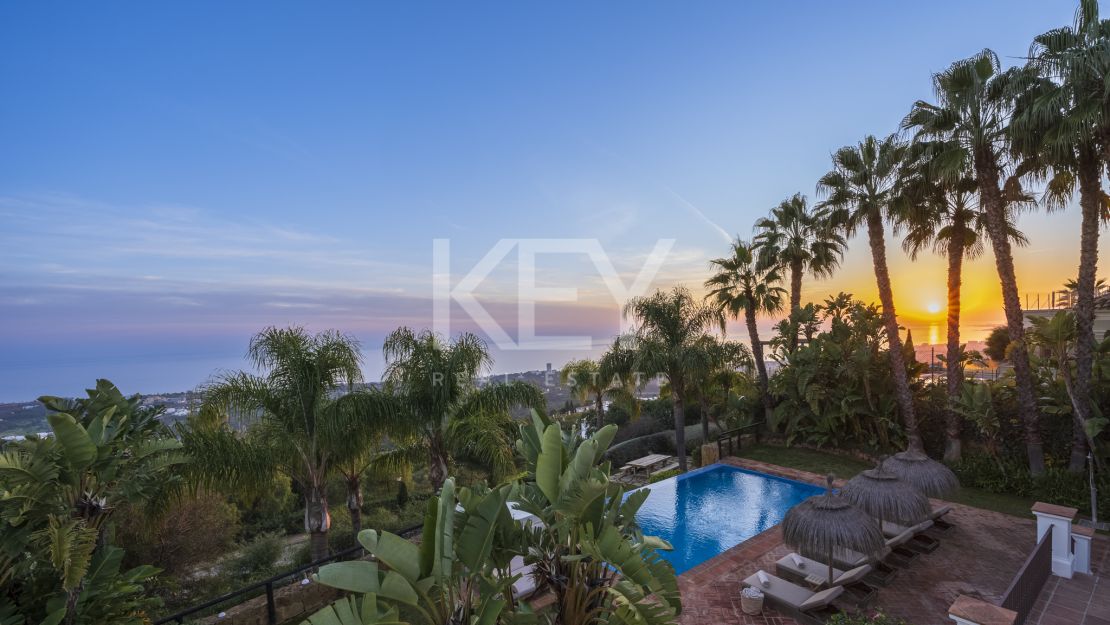 Villa de lujo excepcional con vistas panorámicas al Mediterráneo en Los Altos de los Monteros, Marbella