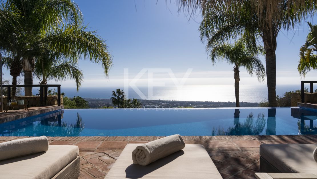 Exceptional luxury villa with panoramic Mediterranean views in Los Altos de los Monteros, Marbella