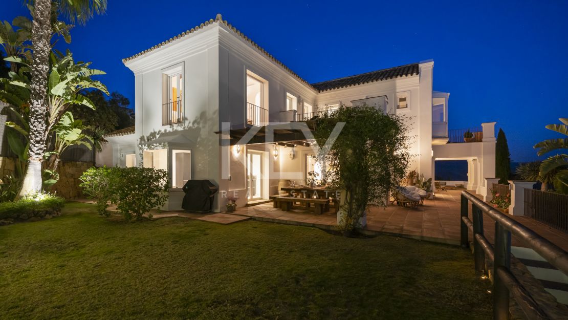 Villa de lujo excepcional con vistas panorámicas al Mediterráneo en Los Altos de los Monteros, Marbella