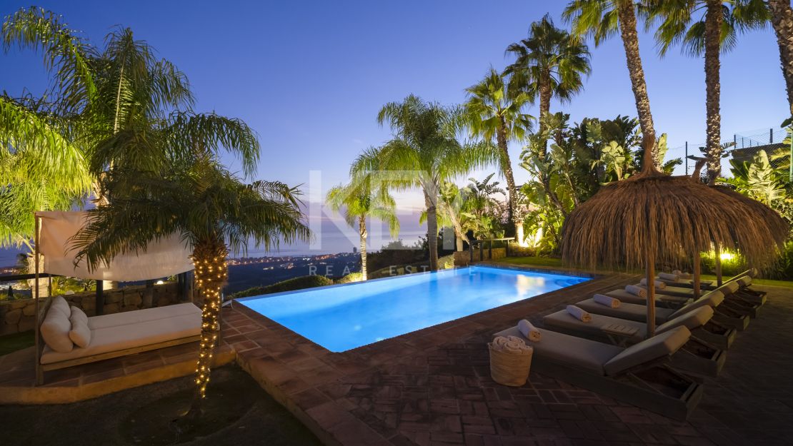 Villa de lujo excepcional con vistas panorámicas al Mediterráneo en Los Altos de los Monteros, Marbella