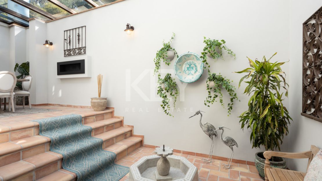 Exceptional Mediterranean-style villa for sale in El Madroñal, Benahavis