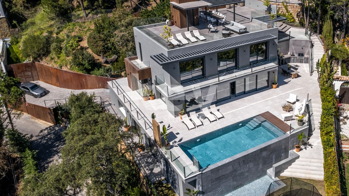 Luxurious Modern 7-Bedroom Villa with Impressive Amenities in El Madroñal, Benahavis