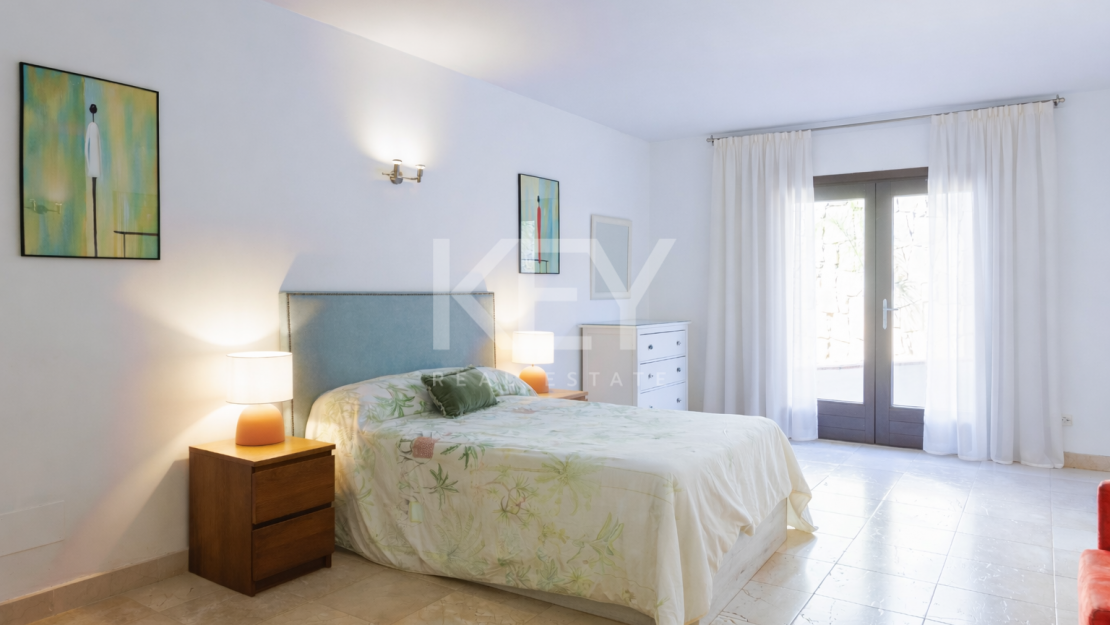 Stunning villa for rent next to the beach in Casasola, Estepona.