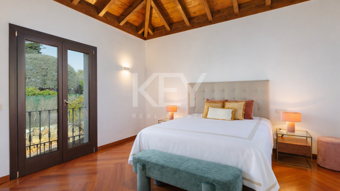 Stunning villa for rent next to the beach in Casasola, Estepona.