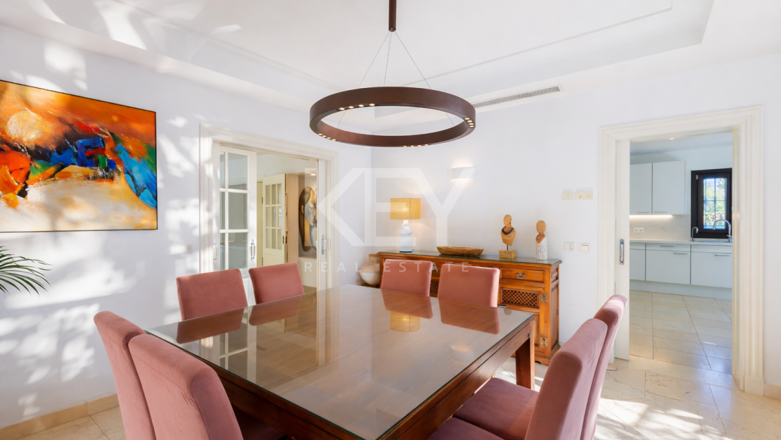 Stunning villa for rent next to the beach in Casasola, Estepona.