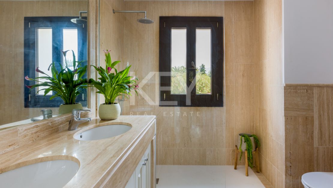 Stunning villa for rent next to the beach in Casasola, Estepona.