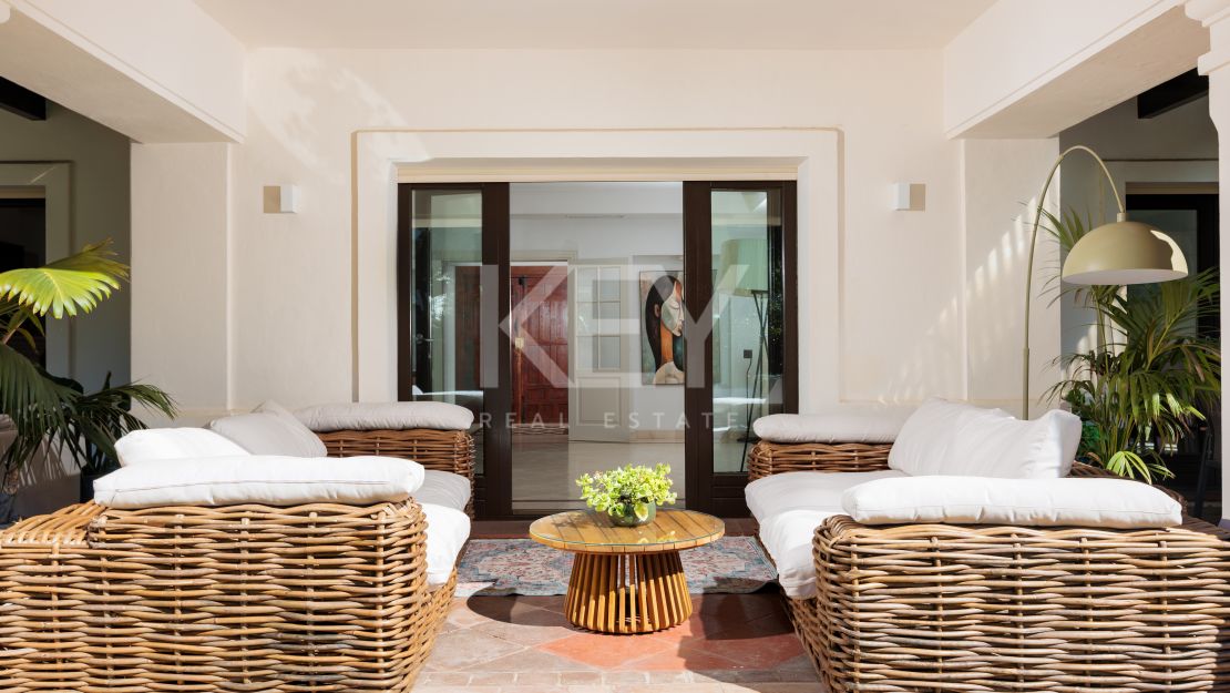 Stunning villa for rent next to the beach in Casasola, Estepona.