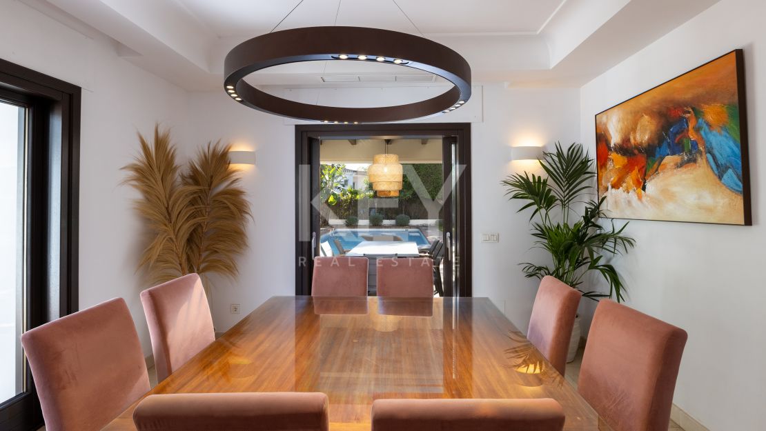 Stunning villa for rent next to the beach in Casasola, Estepona.