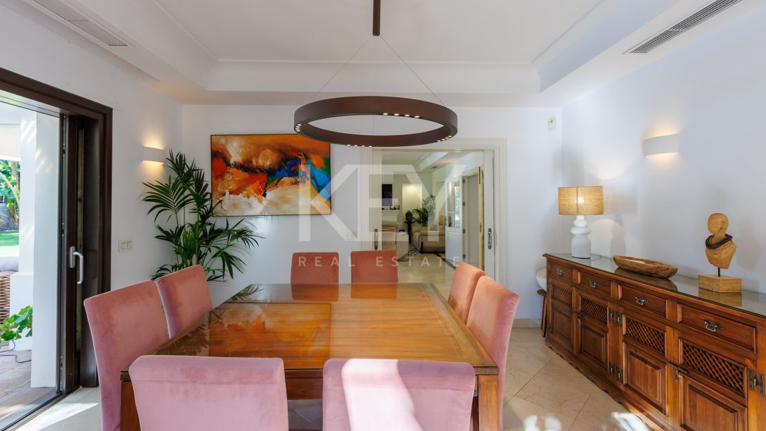 Stunning villa for rent next to the beach in Casasola, Estepona.