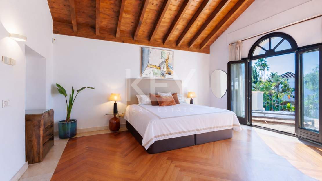 Stunning villa for rent next to the beach in Casasola, Estepona.