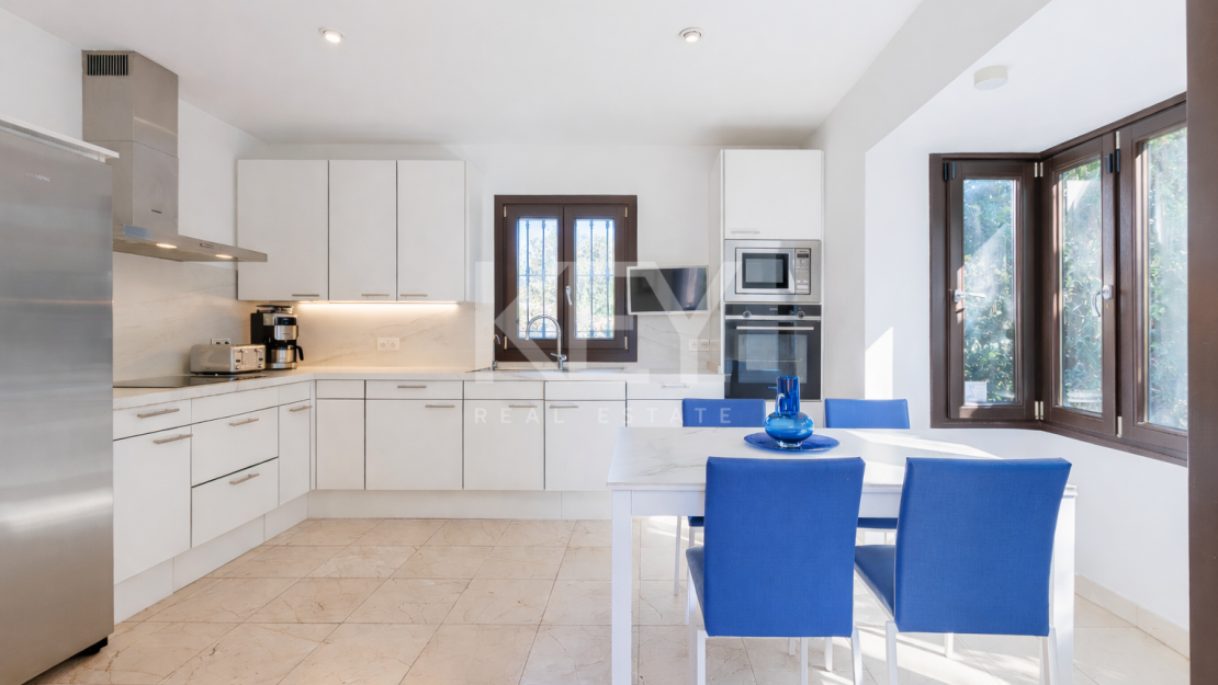 Stunning villa for rent next to the beach in Casasola, Estepona.