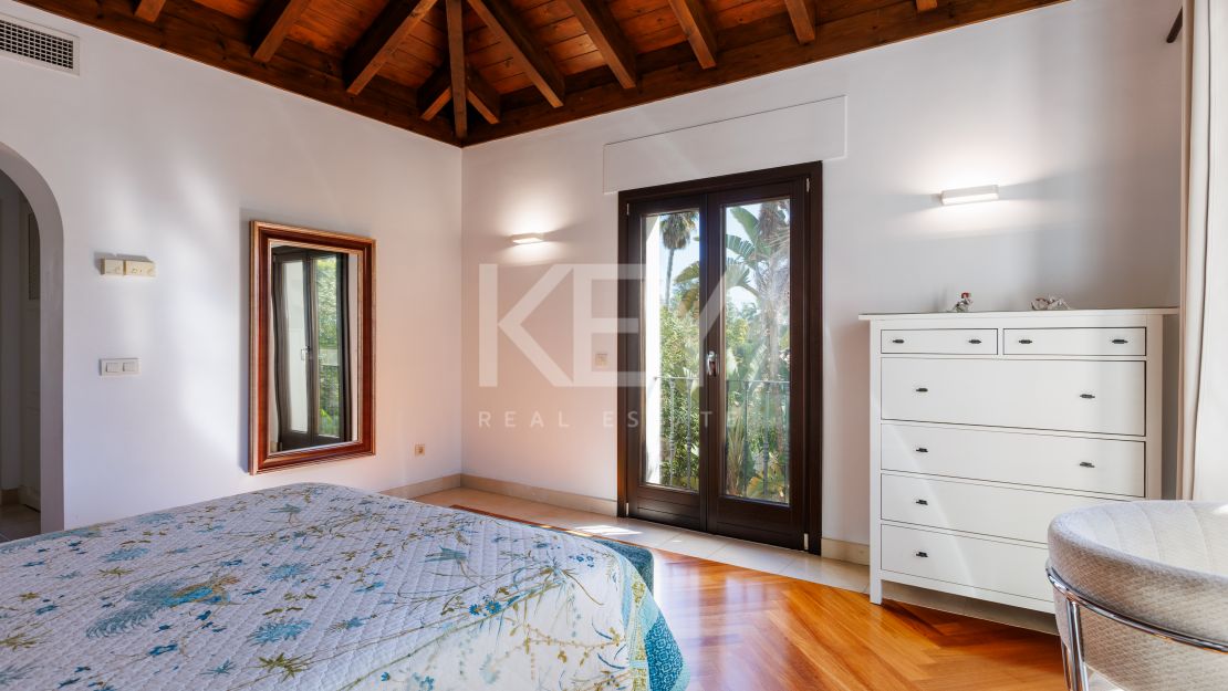 Stunning villa for rent next to the beach in Casasola, Estepona.