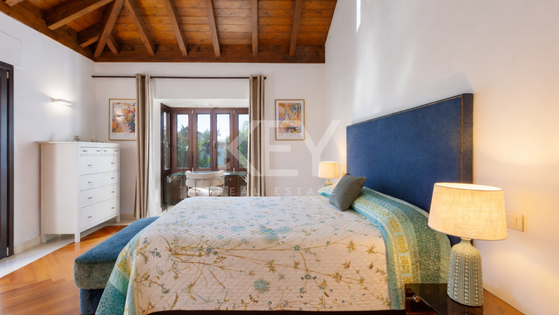 Stunning villa for rent next to the beach in Casasola, Estepona.