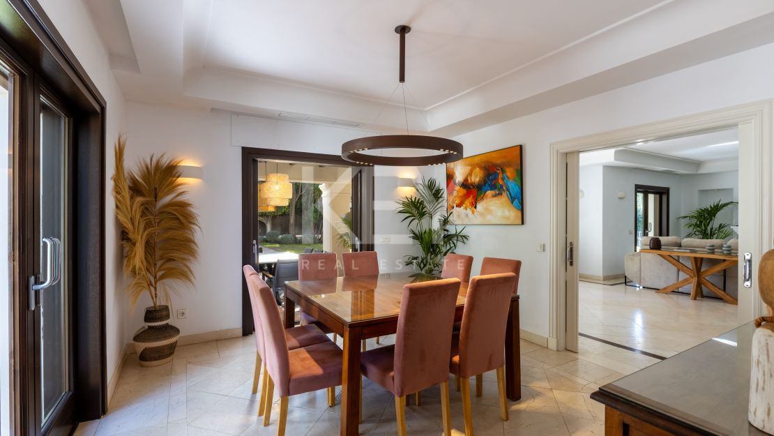 Stunning villa for rent next to the beach in Casasola, Estepona.