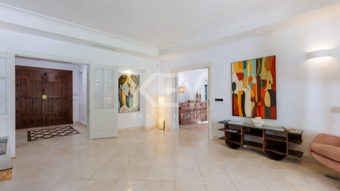 Stunning villa for rent next to the beach in Casasola, Estepona.