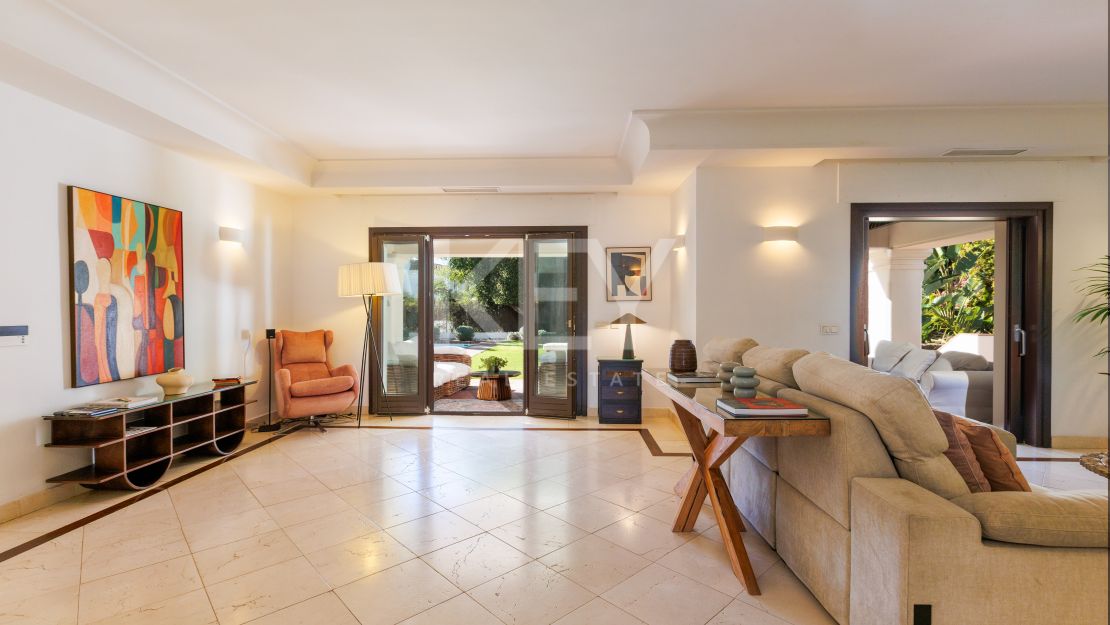 Stunning villa for rent next to the beach in Casasola, Estepona.