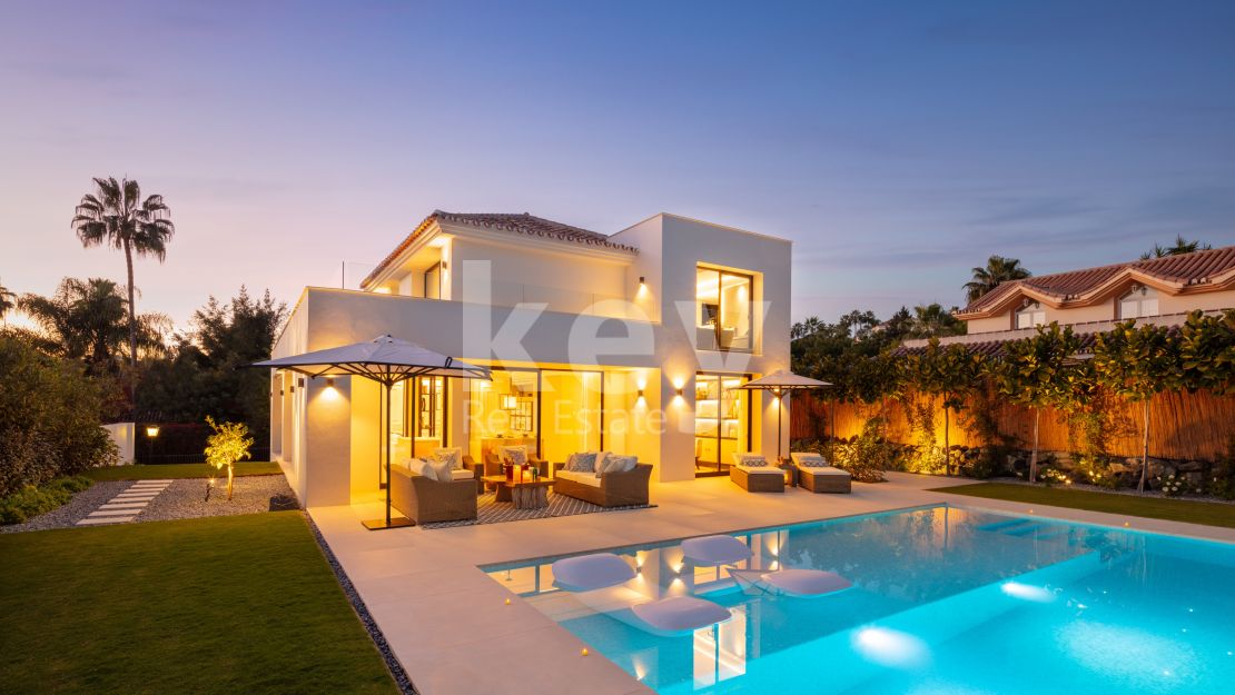 Spectacular villa for sale in the Golf Valley, Nueva Andalucia, Marbella