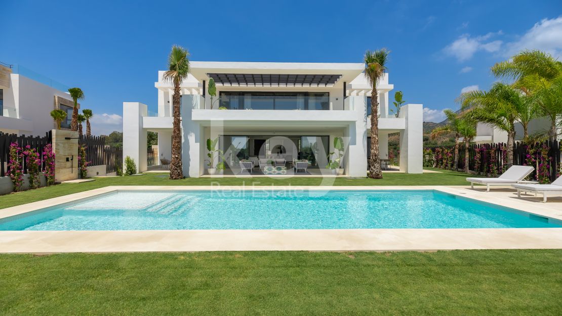 Modern Luxury Villa in Lomas del Virrey, Marbella for Sale