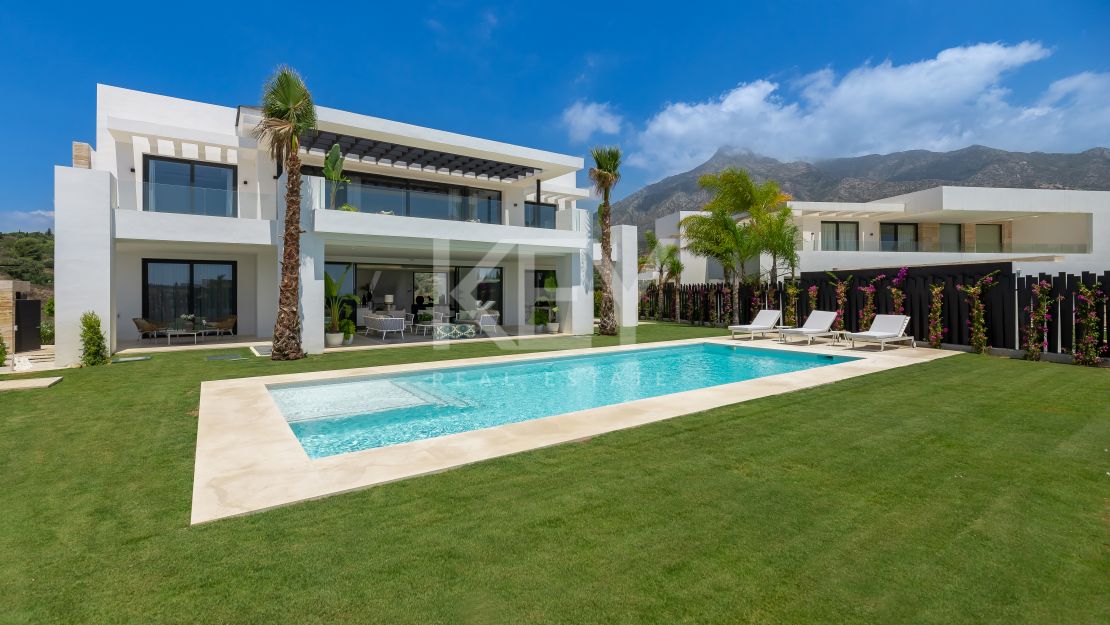 Modern Luxury Villa in Lomas del Virrey, Marbella for Sale