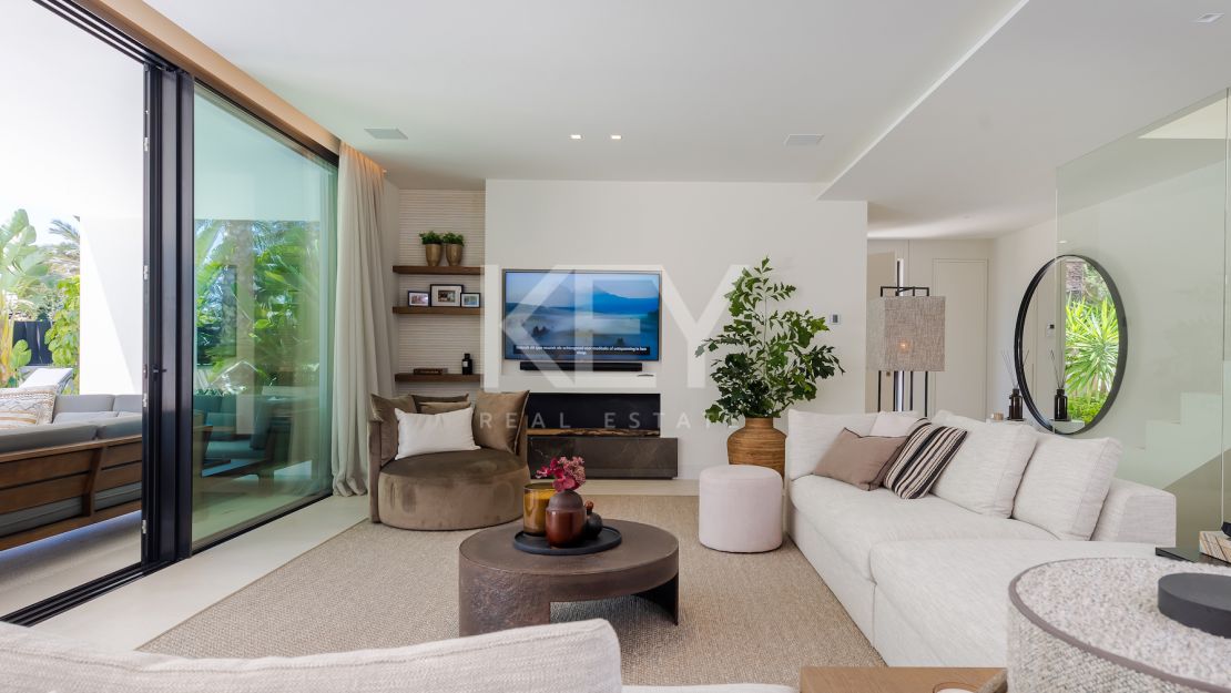 Fabulous villa with brilliant panoramic views for sale in Marbesa, Marbella