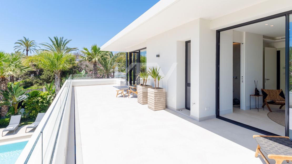 Fabulous villa with brilliant panoramic views for sale in Marbesa, Marbella