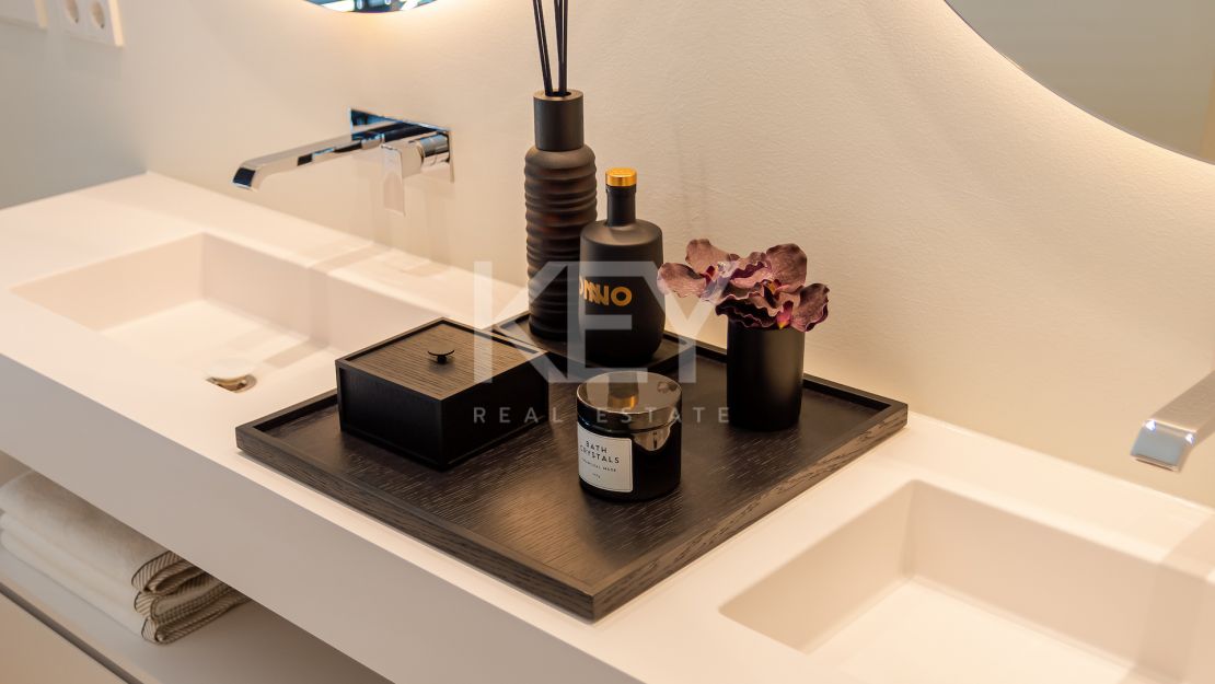 Fabulous villa with brilliant panoramic views for sale in Marbesa, Marbella