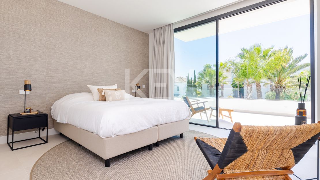 Fabulous villa with brilliant panoramic views for sale in Marbesa, Marbella