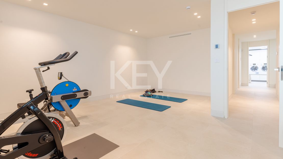 Fabulous villa with brilliant panoramic views for sale in Marbesa, Marbella