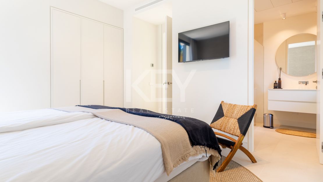 Fabulous villa with brilliant panoramic views for sale in Marbesa, Marbella