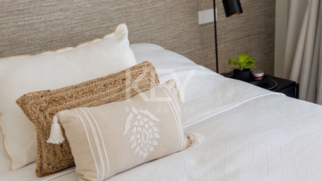 Fabulous villa with brilliant panoramic views for sale in Marbesa, Marbella