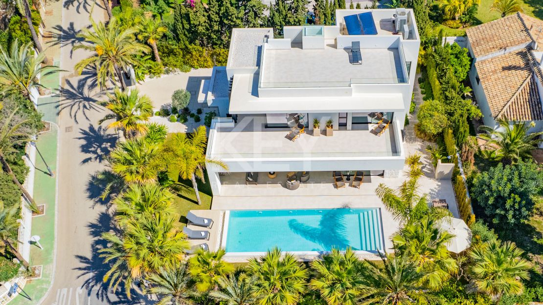 Fabulous villa with brilliant panoramic views for sale in Marbesa, Marbella