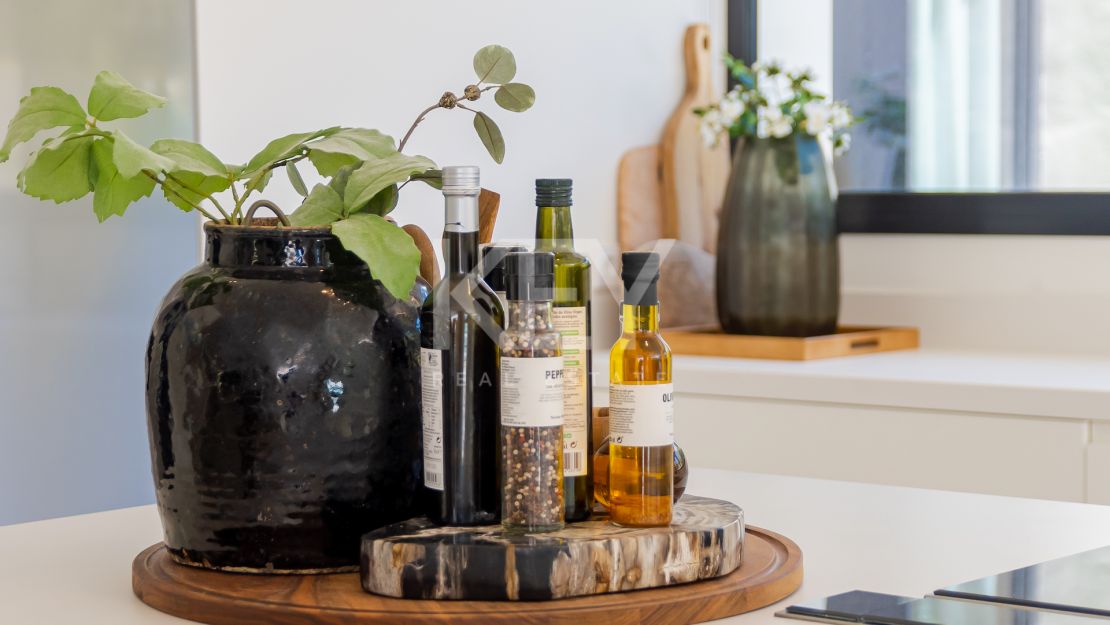 Fabulous villa with brilliant panoramic views for sale in Marbesa, Marbella