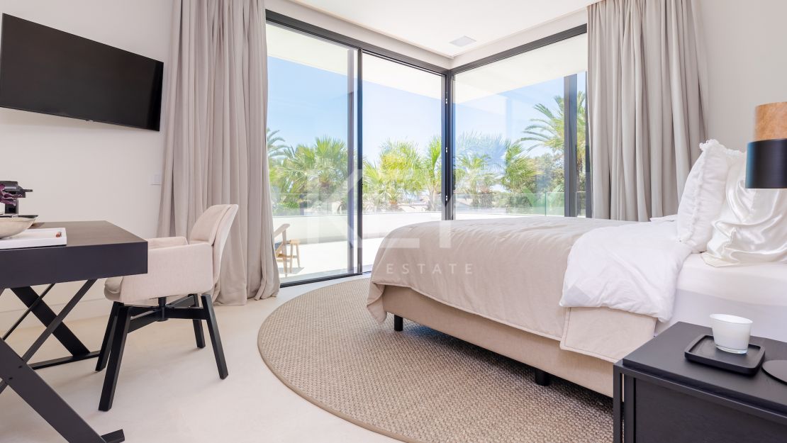 Fabulous villa with brilliant panoramic views for sale in Marbesa, Marbella