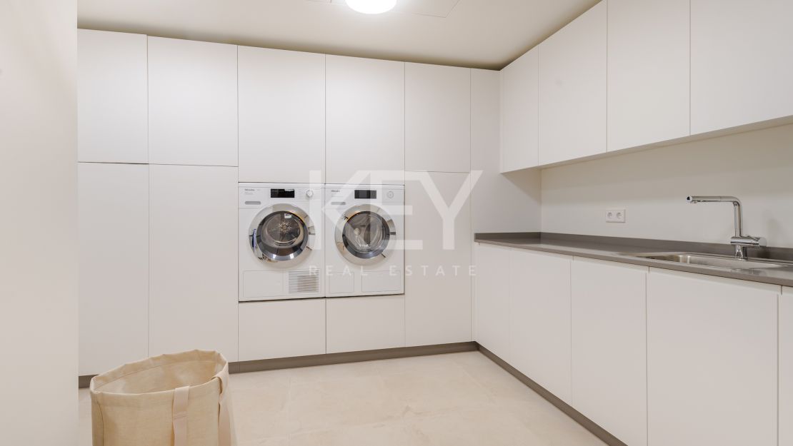 Fabulous villa with brilliant panoramic views for sale in Marbesa, Marbella