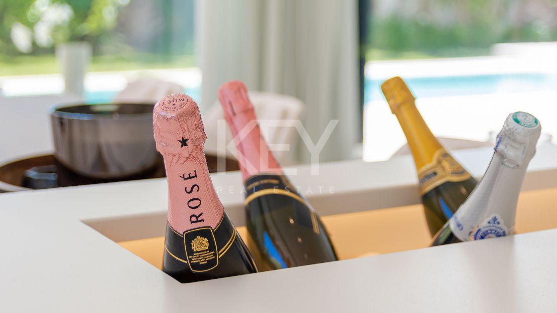 Fabulous villa with brilliant panoramic views for sale in Marbesa, Marbella