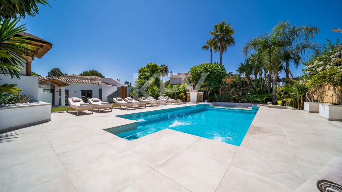 Просторная вилла предлагается в краткосрочную аренду в Nagueles, Golden Mile, Marbella