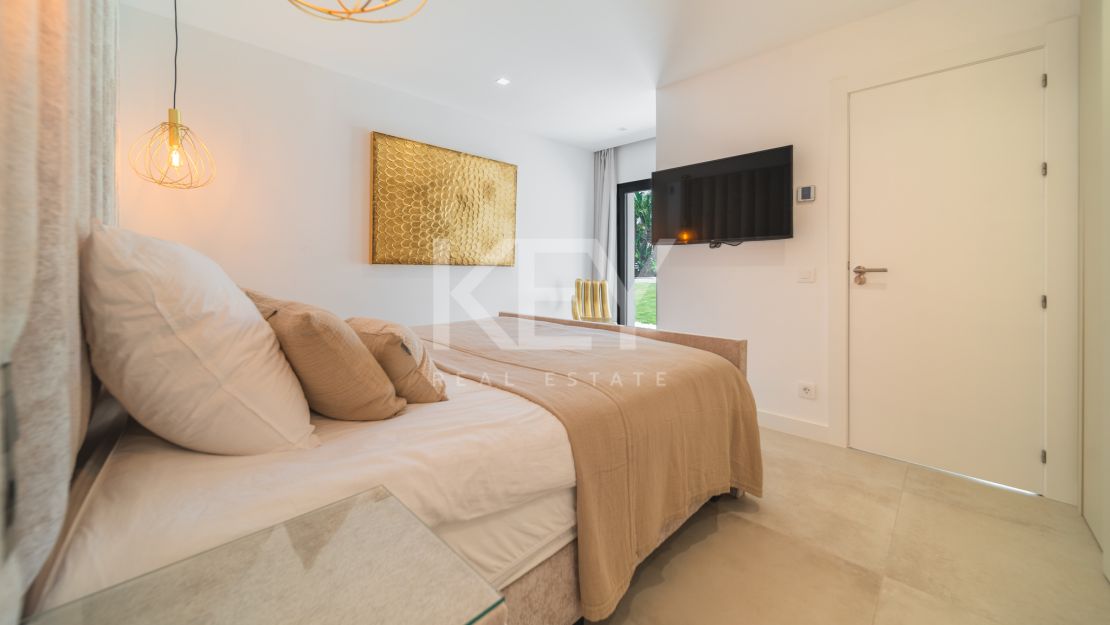 Просторная вилла предлагается в краткосрочную аренду в Nagueles, Golden Mile, Marbella