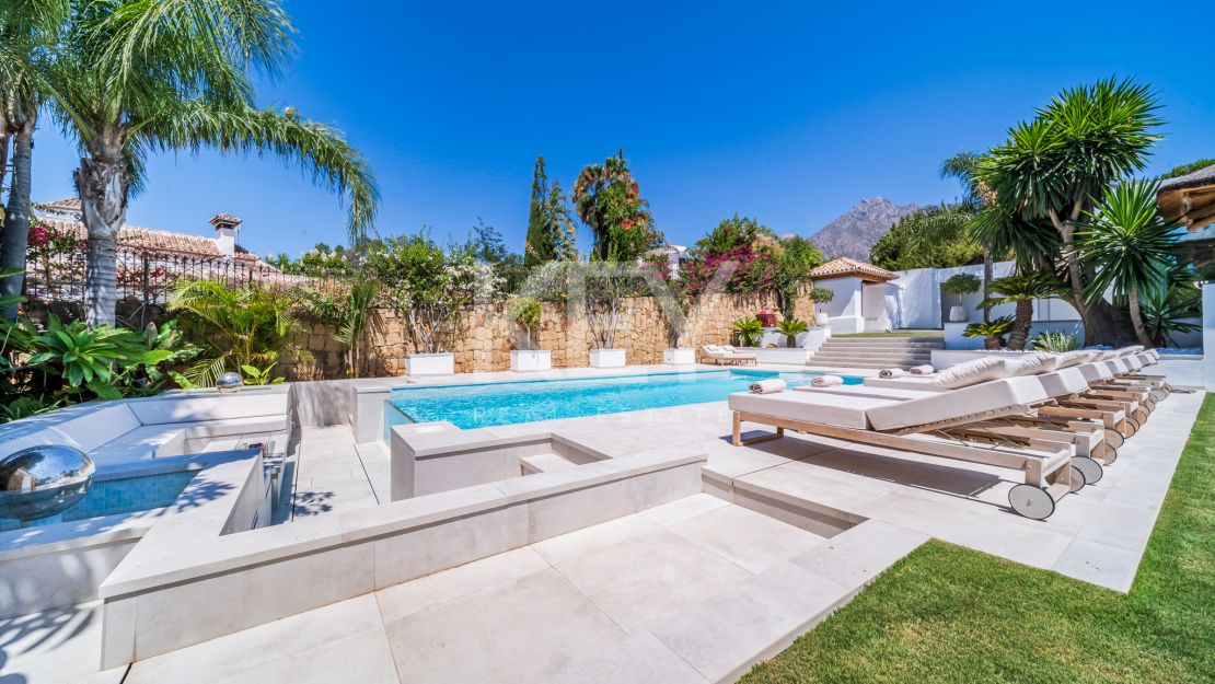 Просторная вилла предлагается в краткосрочную аренду в Nagueles, Golden Mile, Marbella