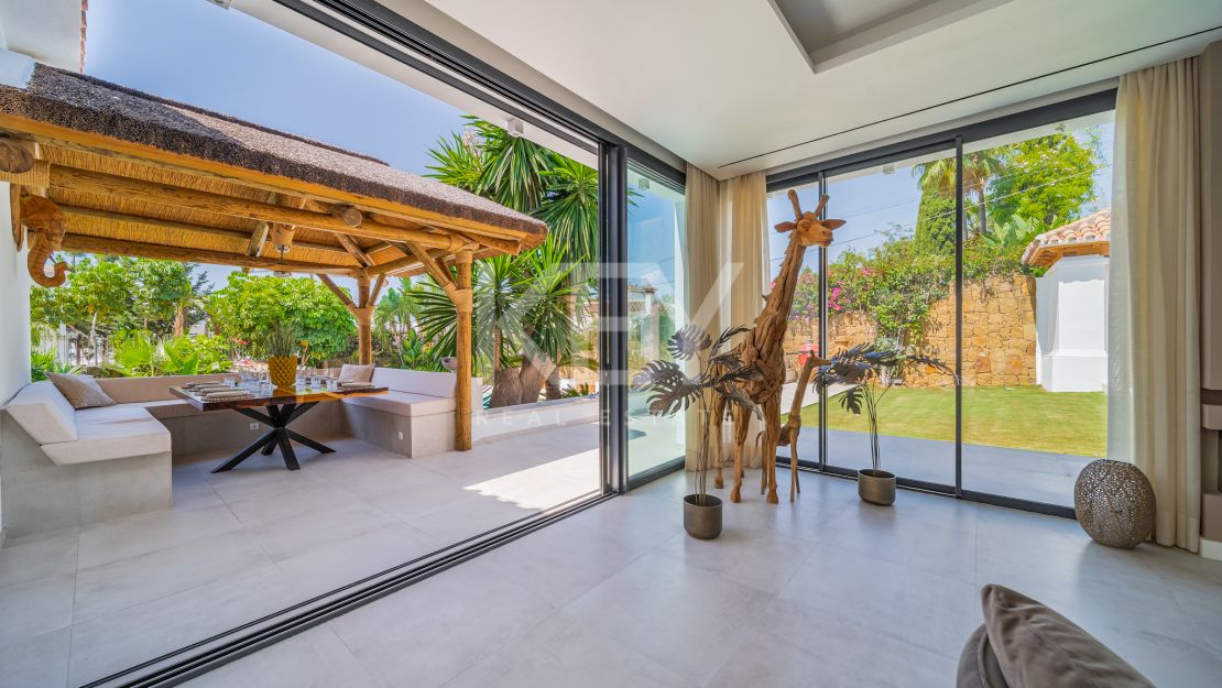 Просторная вилла предлагается в краткосрочную аренду в Nagueles, Golden Mile, Marbella