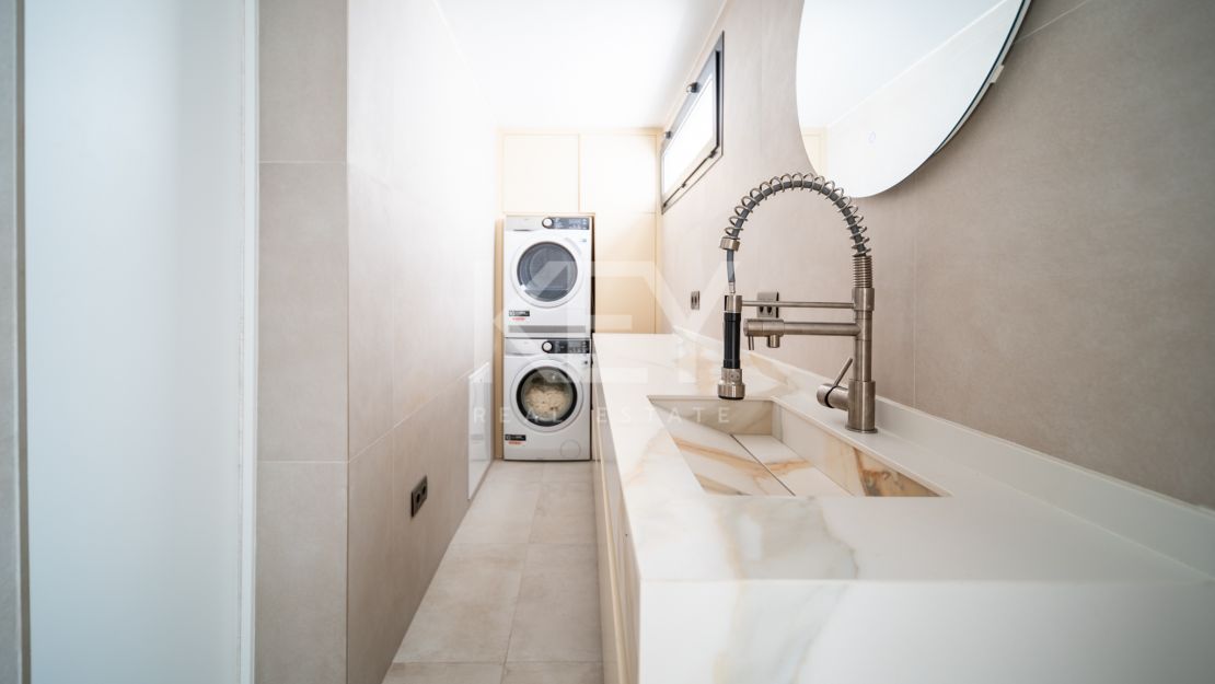 Просторная вилла предлагается в краткосрочную аренду в Nagueles, Golden Mile, Marbella