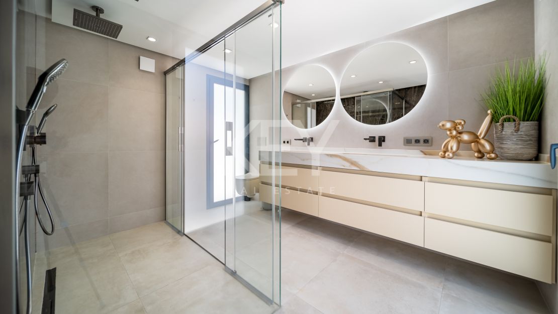 Просторная вилла предлагается в краткосрочную аренду в Nagueles, Golden Mile, Marbella