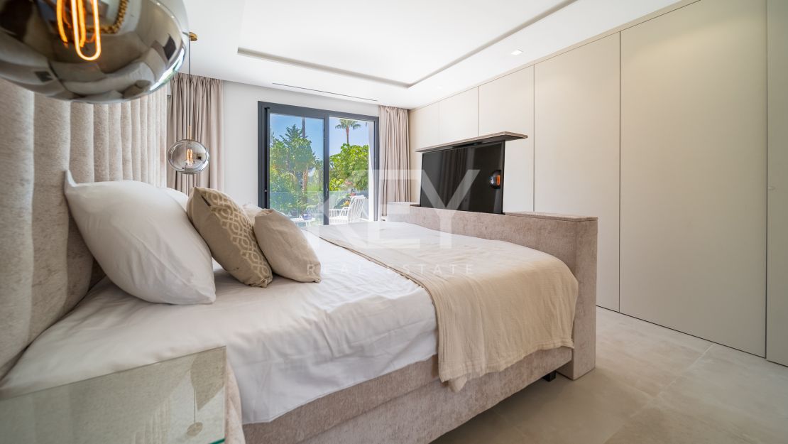 Просторная вилла предлагается в краткосрочную аренду в Nagueles, Golden Mile, Marbella