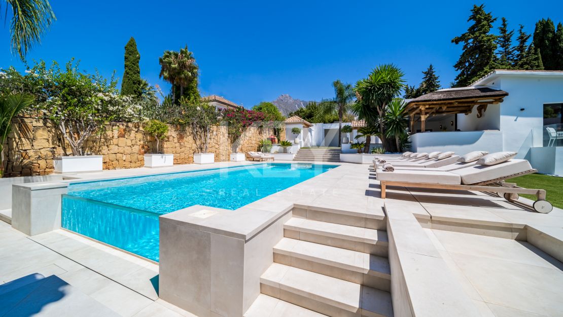 Просторная вилла предлагается в краткосрочную аренду в Nagueles, Golden Mile, Marbella