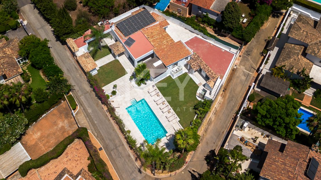 Просторная вилла предлагается в краткосрочную аренду в Nagueles, Golden Mile, Marbella