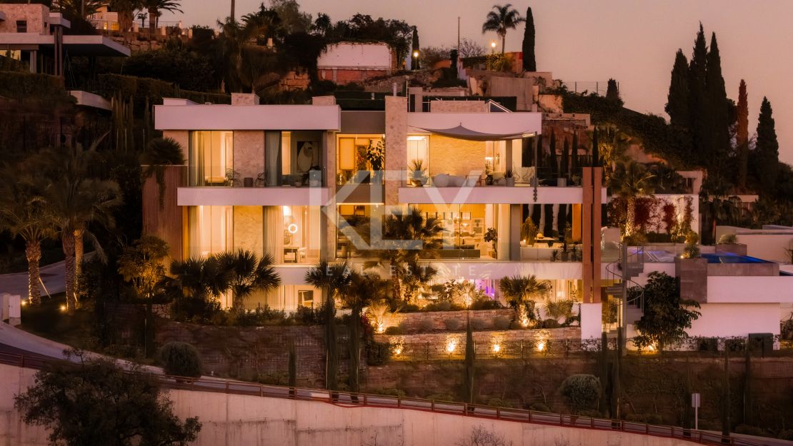 Роскошная вилла с захватывающим видом и частным СПА в Ла Кинта, Бенахавис