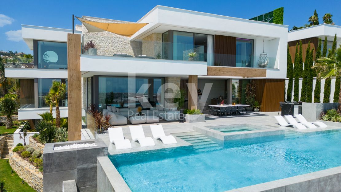 Luxury, breath-taking Villa for sale in La Quinta, Benahavis, Malaga