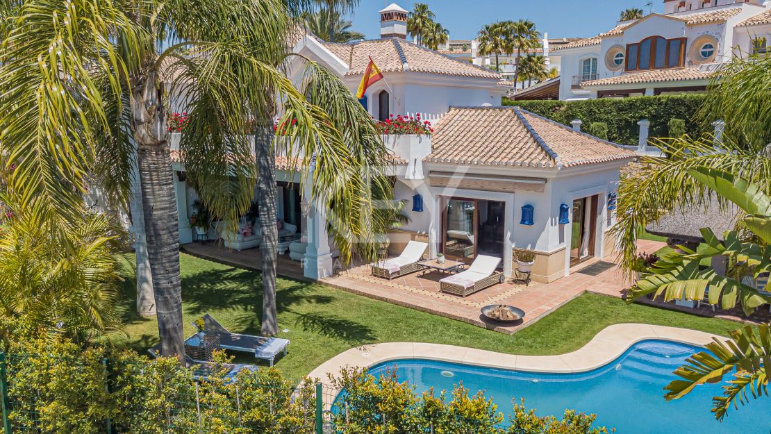 Stunning and perfectly presented villa for sale in Bahia de Marbella