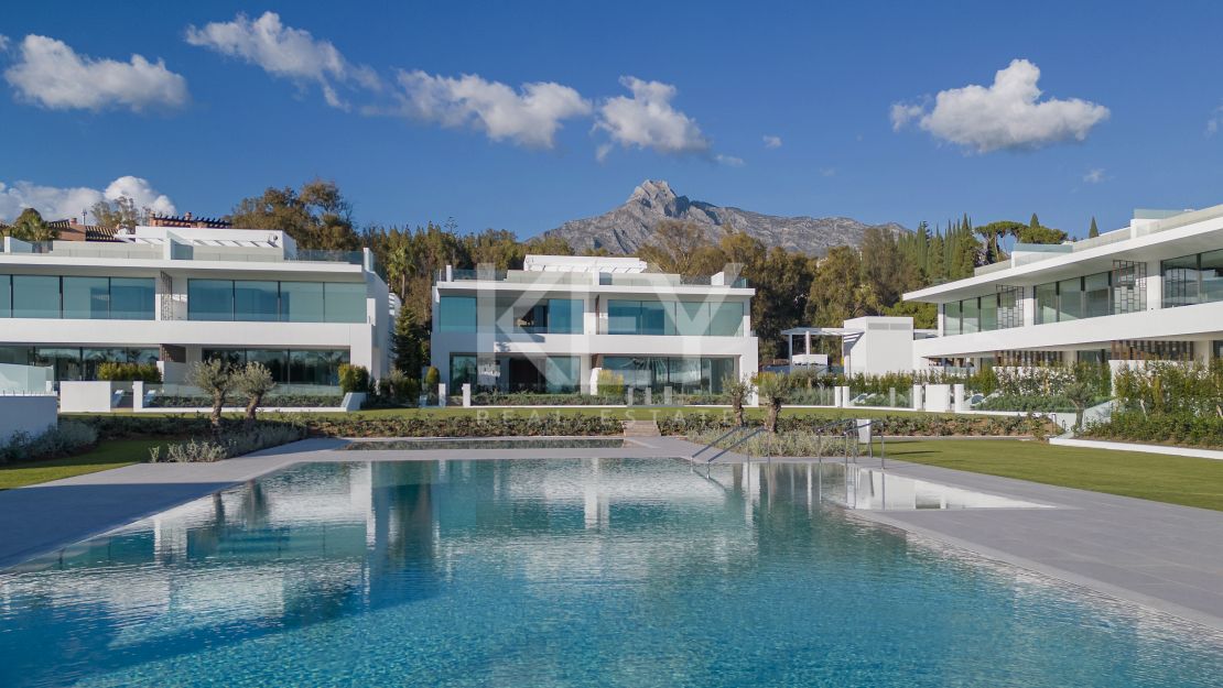 Impressive brand new luxury villa for sale in an exclusive location The Golden Mile, Marbella