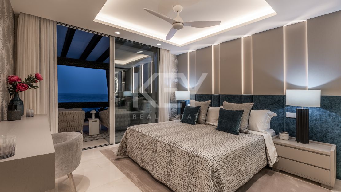 Роскошный двухэтажный пентхаус на первой линии пляжа в Пуэнте Романо, Золотая Миля